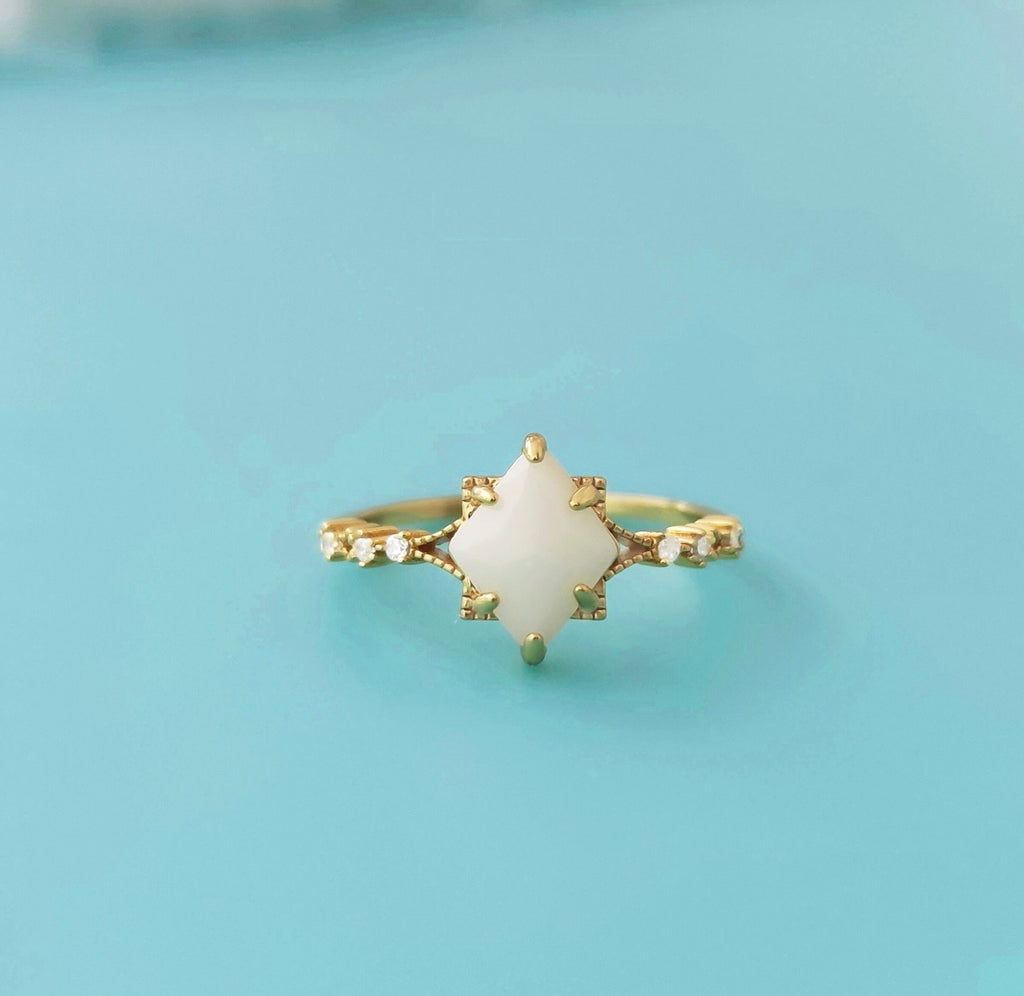 Charlotte Ring
