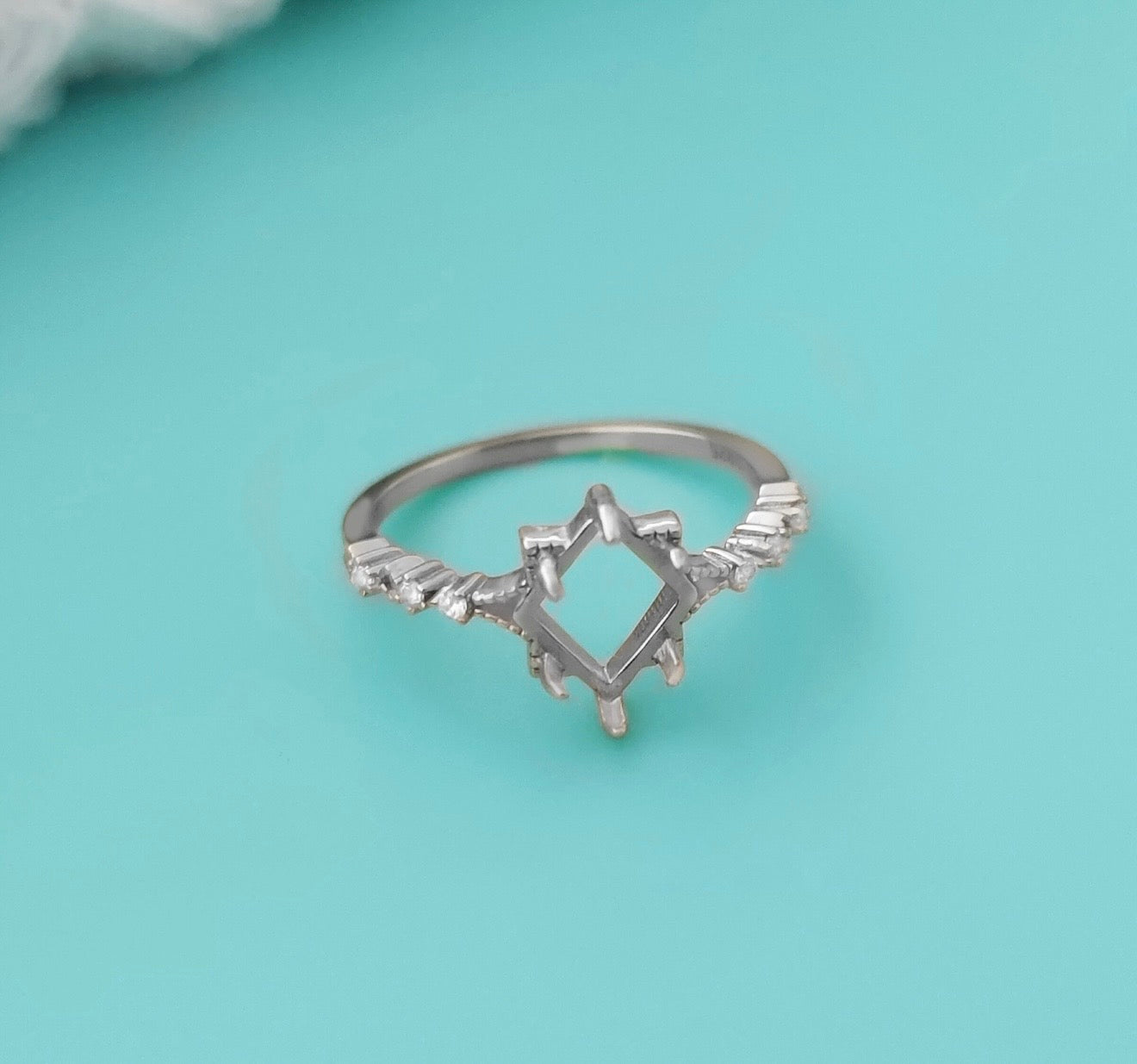 Charlotte Ring