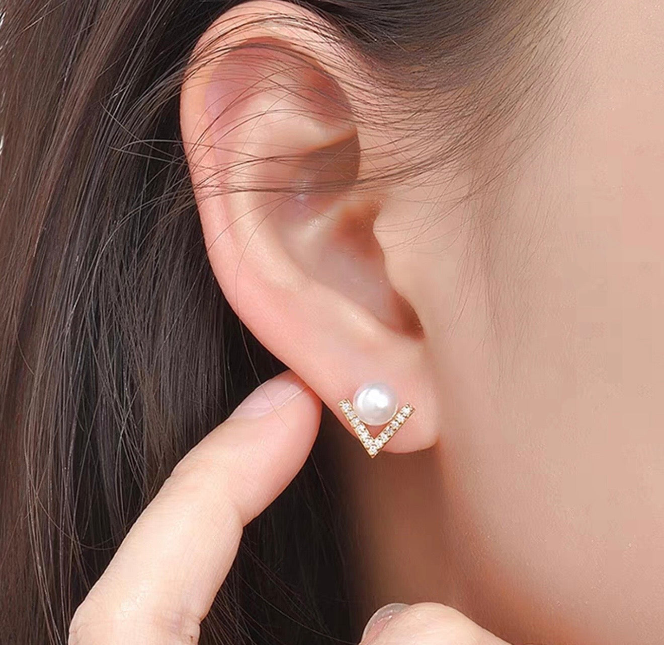 V shape earrings