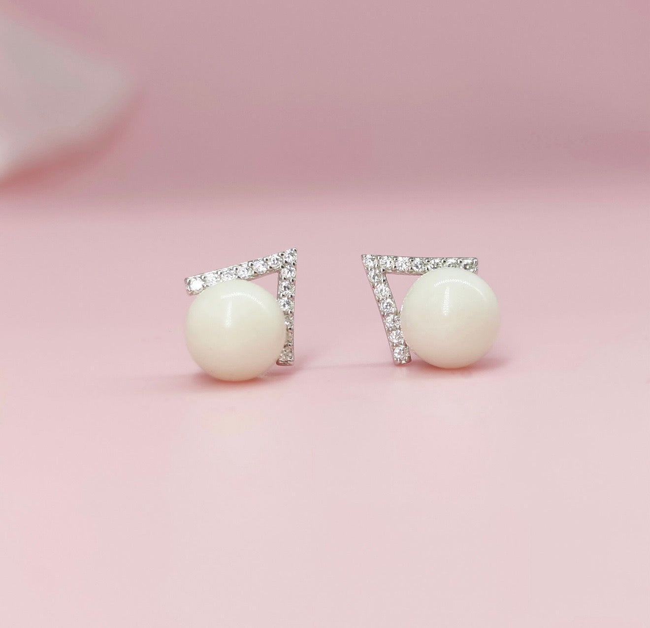 V shape earrings